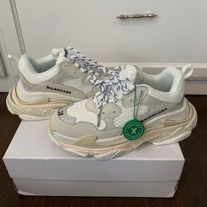 Balenciaga Triple S White EU SZ 38 US Women’s 8